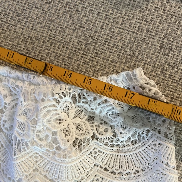 EUC AGACI Cropped Lacy Ruffle Off-The-Shoulder Top - Picture 11 of 14